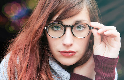 https://www.neurovisualflorida.com/wp-content/uploads/2022/05/prism-glasses-on-girl.jpeg